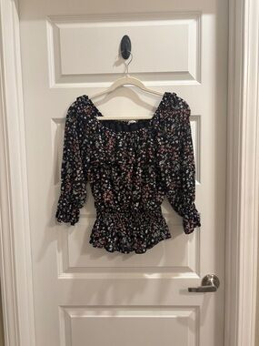 ✨Floral Peplum Blouse✨